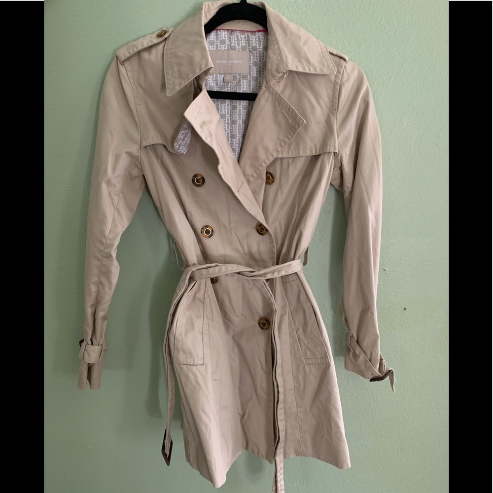 EUC Banana Republic khaki trench coat Size XS